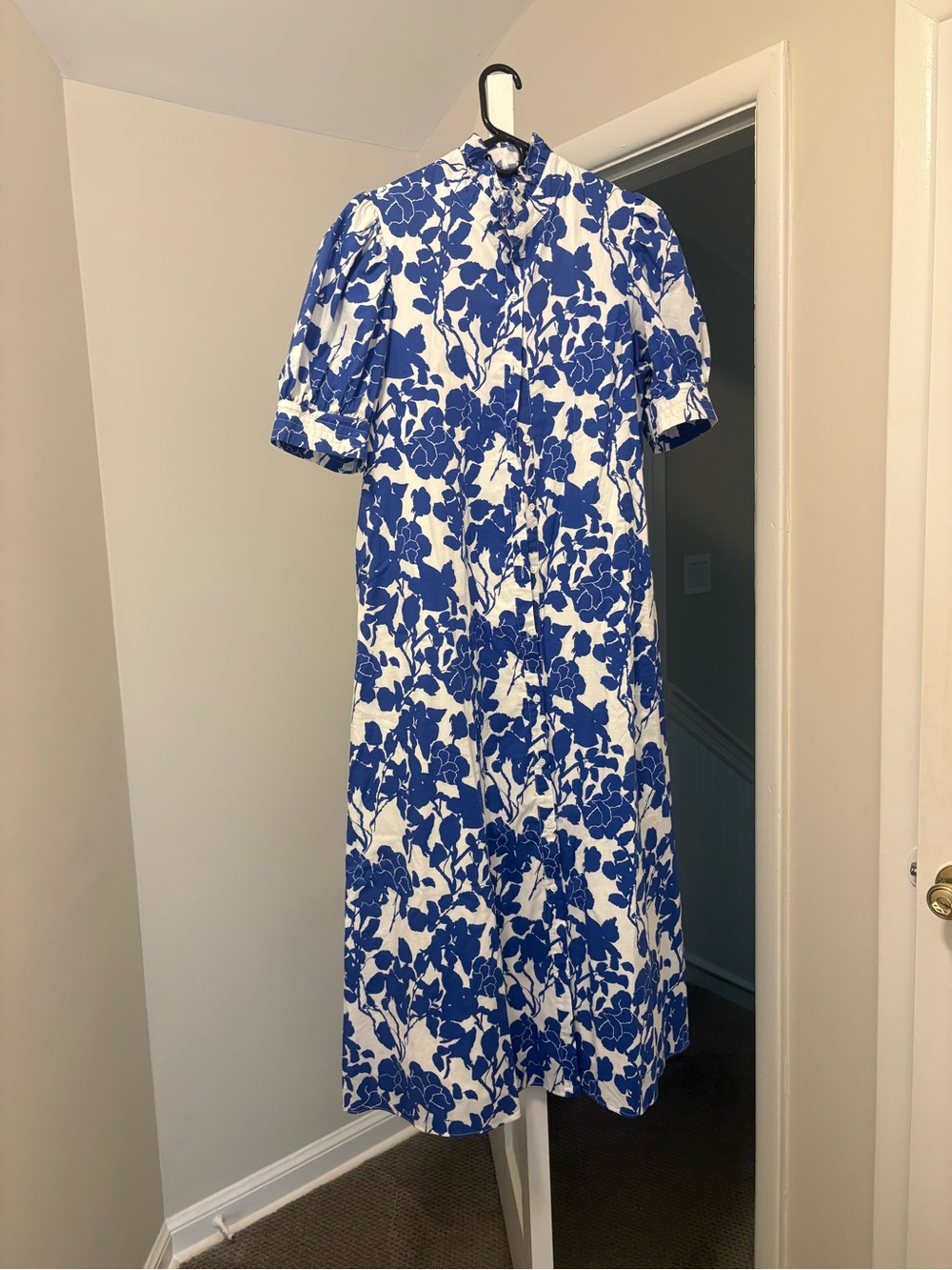 Blue and White Floral Midi Dress with Short Sleeves